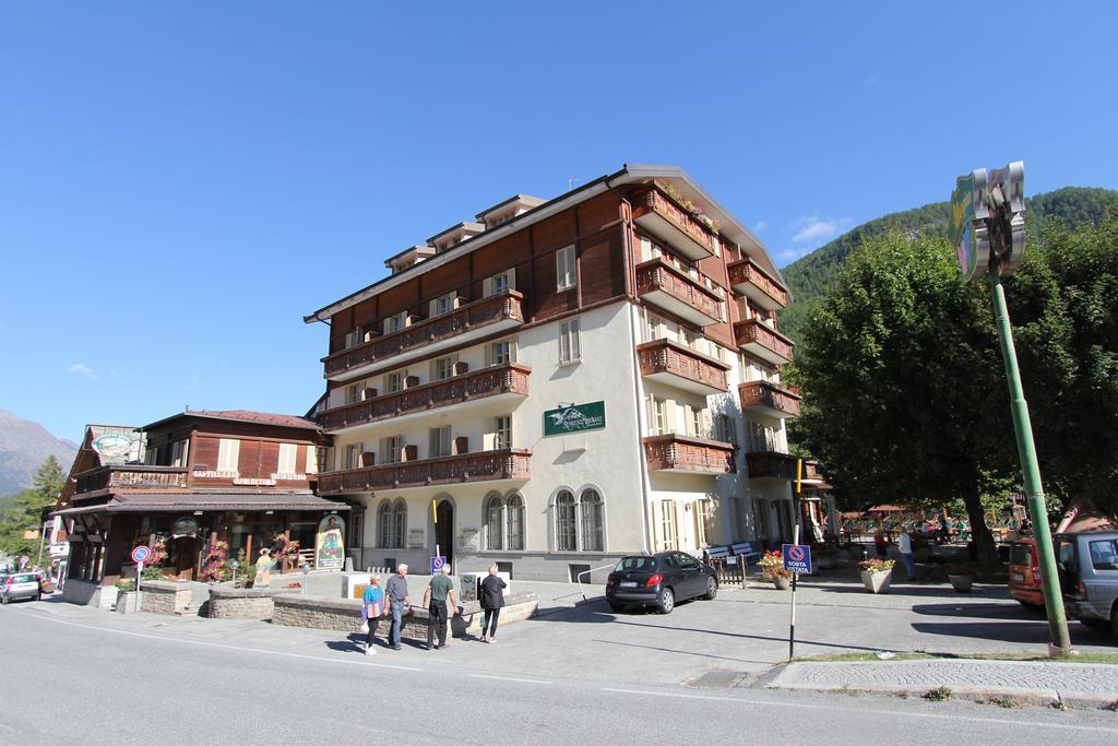 Residence Albergian Pragelato Buitenkant foto