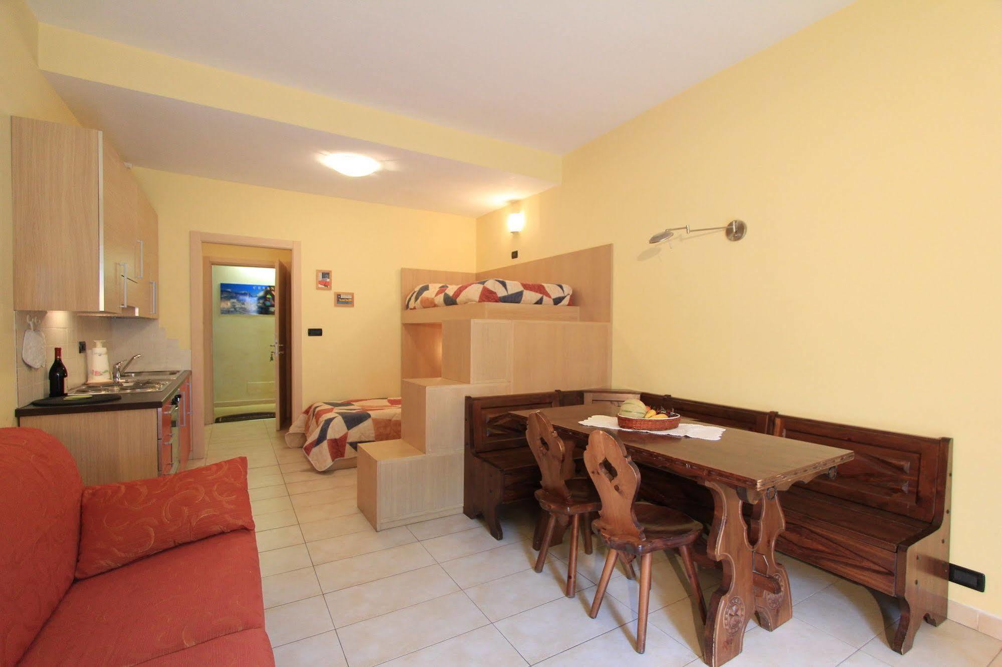Residence Albergian Pragelato Buitenkant foto